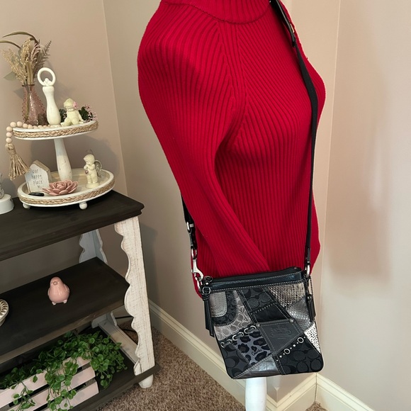 EUC Patchwork Coach Crossbody 42070 - Picture 10 of 12